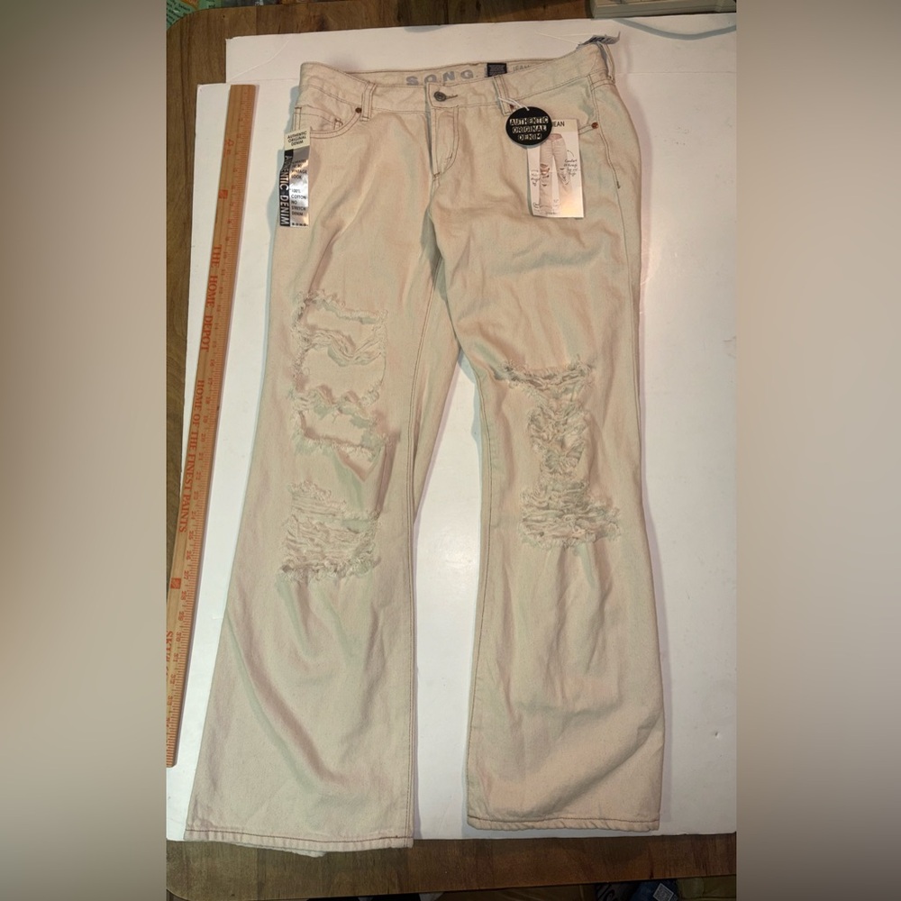 S.O.N.G. Authentic low-rise, distressed, wide-leg denim Ivory Street jeans 11/30